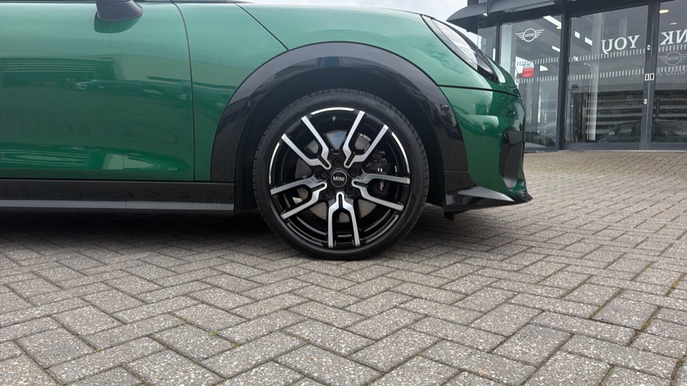 MINI Cooper 1.5 C Sport 5dr Auto Petrol Hatchback - Image 14