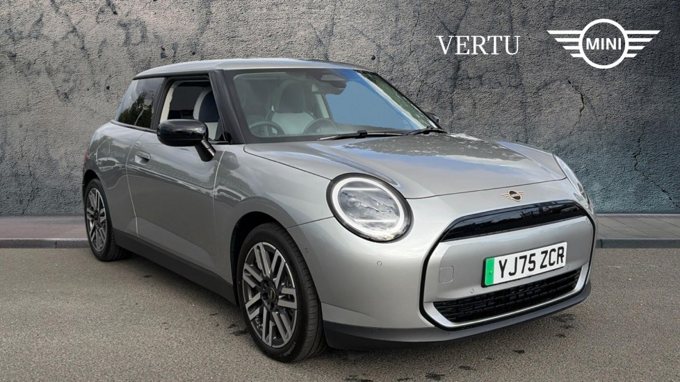 MINI Hatchback 135kW Cooper S Level 2 33kWh 3dr Auto Electric Hatchback - Image 1