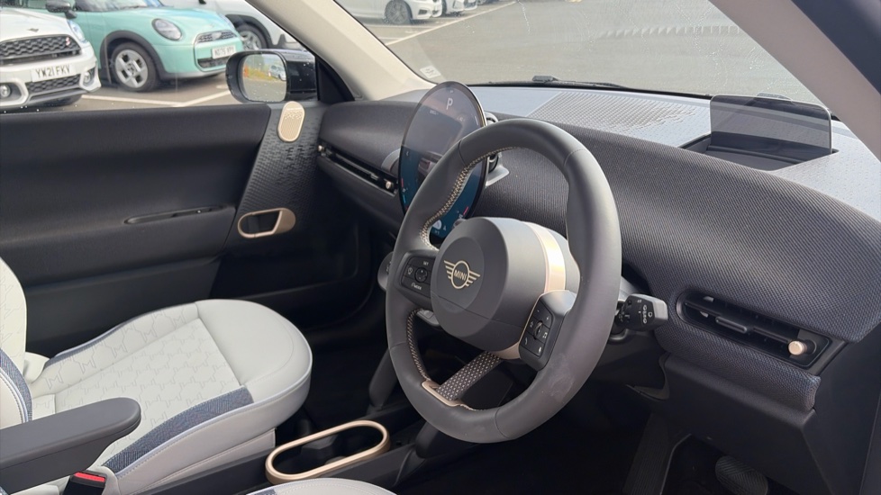 MINI Hatchback 135kW Cooper S Level 2 33kWh 3dr Auto Electric Hatchback - Image 6