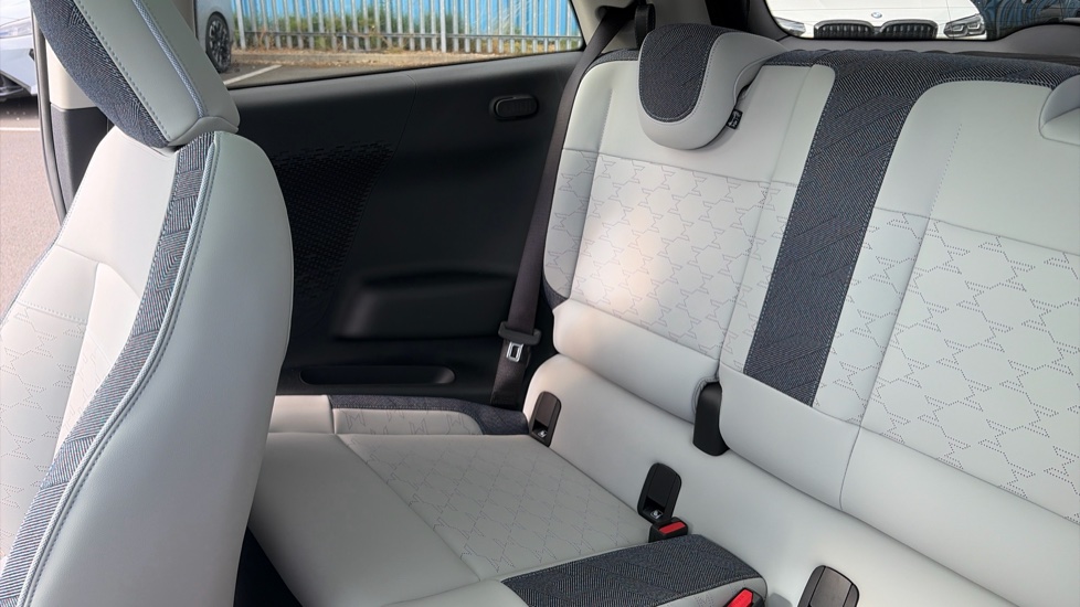 MINI Hatchback 135kW Cooper S Level 2 33kWh 3dr Auto Electric Hatchback - Image 12
