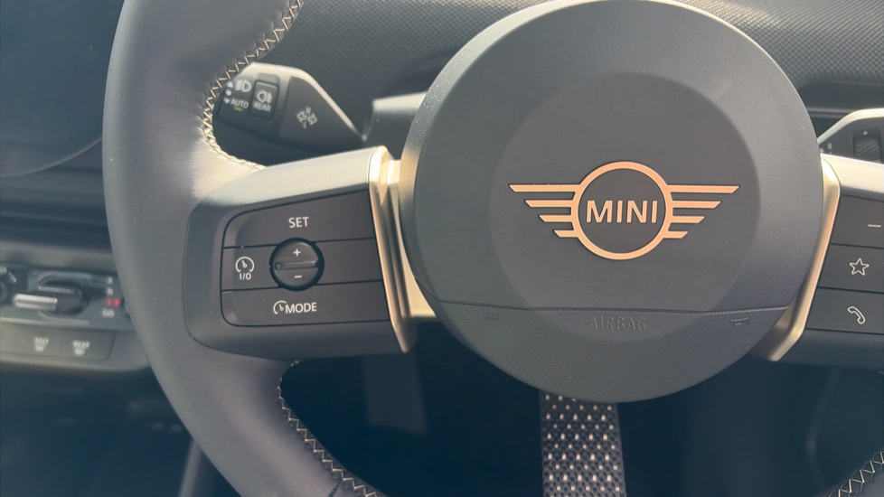 MINI Hatchback 135kW Cooper S Level 2 33kWh 3dr Auto Electric Hatchback - Image 17
