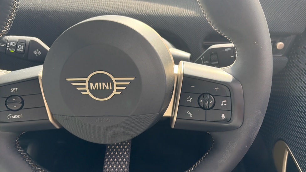 MINI Hatchback 135kW Cooper S Level 2 33kWh 3dr Auto Electric Hatchback - Image 18