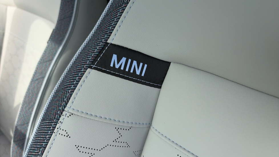 MINI Hatchback 135kW Cooper S Level 2 33kWh 3dr Auto Electric Hatchback - Image 41