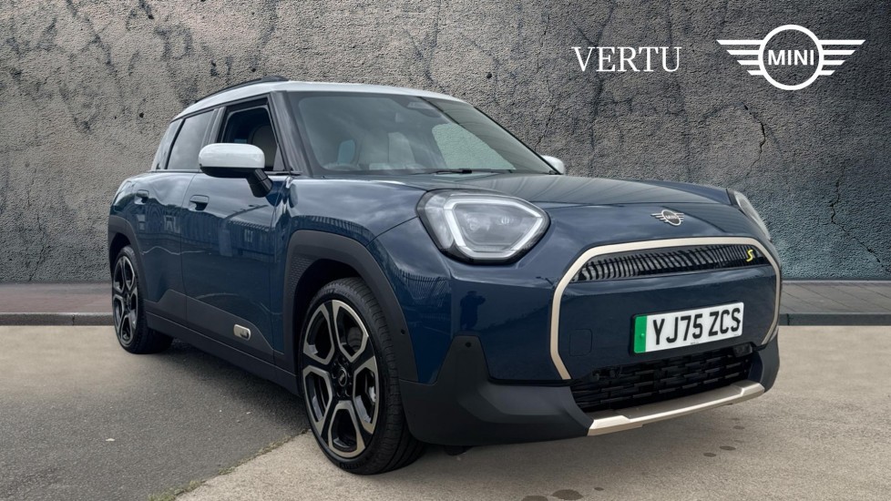 MINI Aceman 160kW SE Classic 54kWh 5dr Auto Electric Hatchback - Image 1