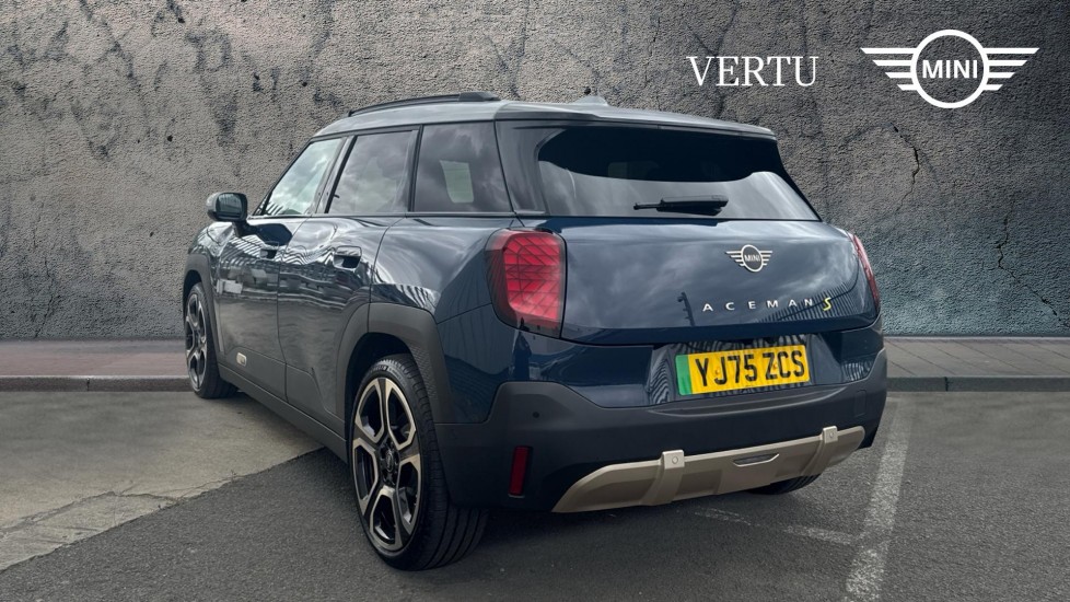 MINI Aceman 160kW SE Classic 54kWh 5dr Auto Electric Hatchback - Image 2