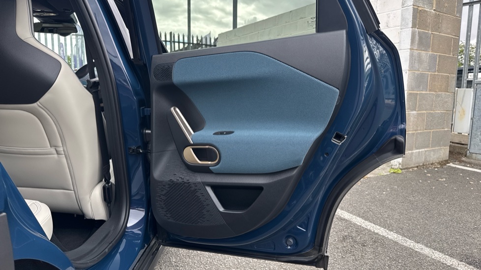 MINI Aceman 160kW SE Classic 54kWh 5dr Auto Electric Hatchback - Image 41