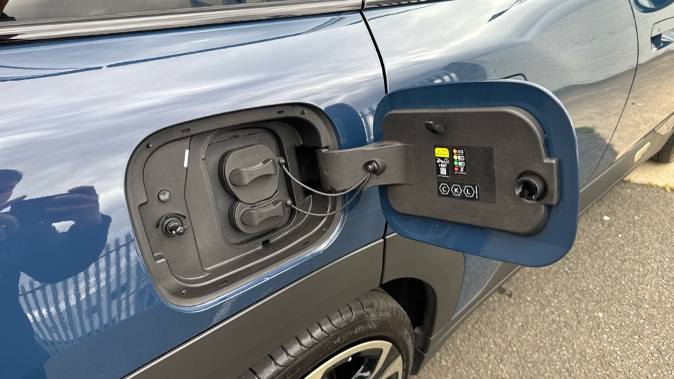 MINI Aceman 160kW SE Classic 54kWh 5dr Auto Electric Hatchback - Image 42