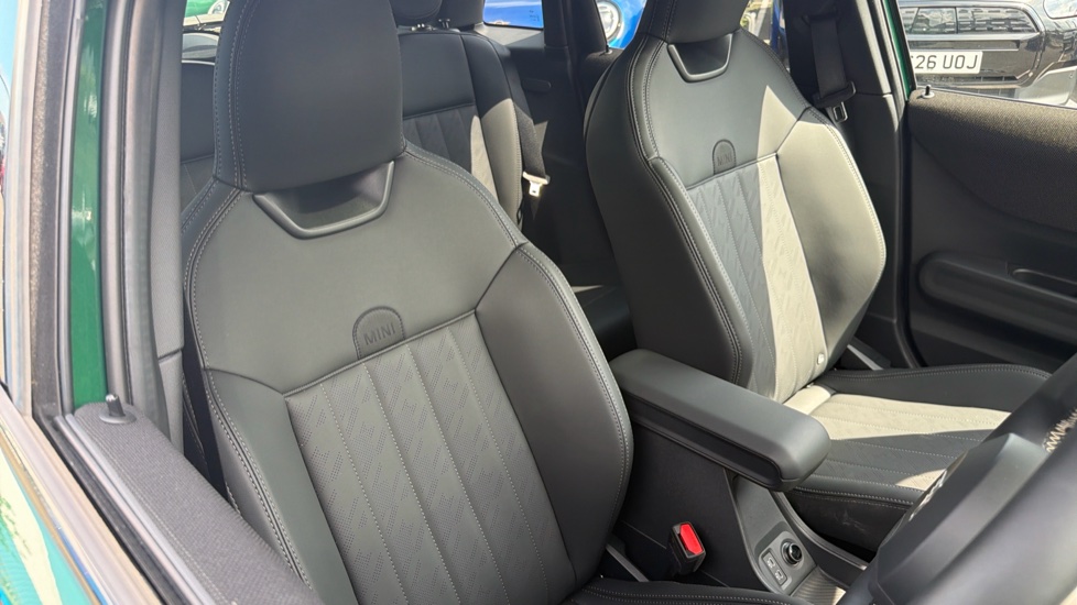 MINI Cooper 2.0 S Exclusive 5dr Auto Petrol Hatchback - Image 11