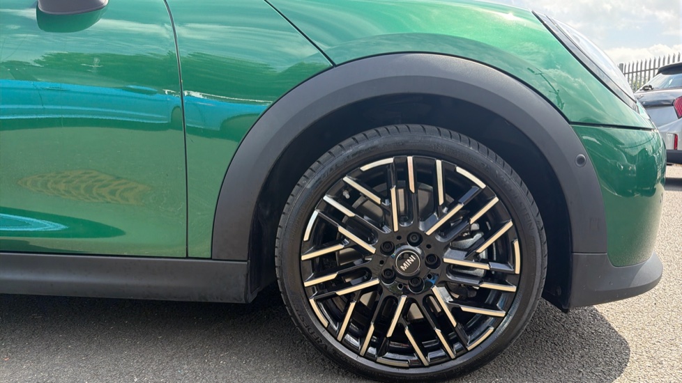 MINI Cooper 2.0 S Exclusive 5dr Auto Petrol Hatchback - Image 14