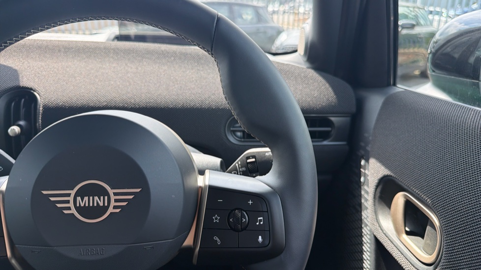 MINI Cooper 2.0 S Exclusive 5dr Auto Petrol Hatchback - Image 18