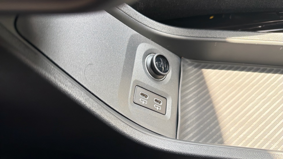 MINI Cooper 2.0 S Exclusive 5dr Auto Petrol Hatchback - Image 21