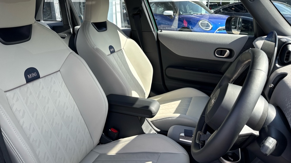 MINI Cooper 1.5 C Exclusive 5dr Auto Petrol Hatchback - Image 11