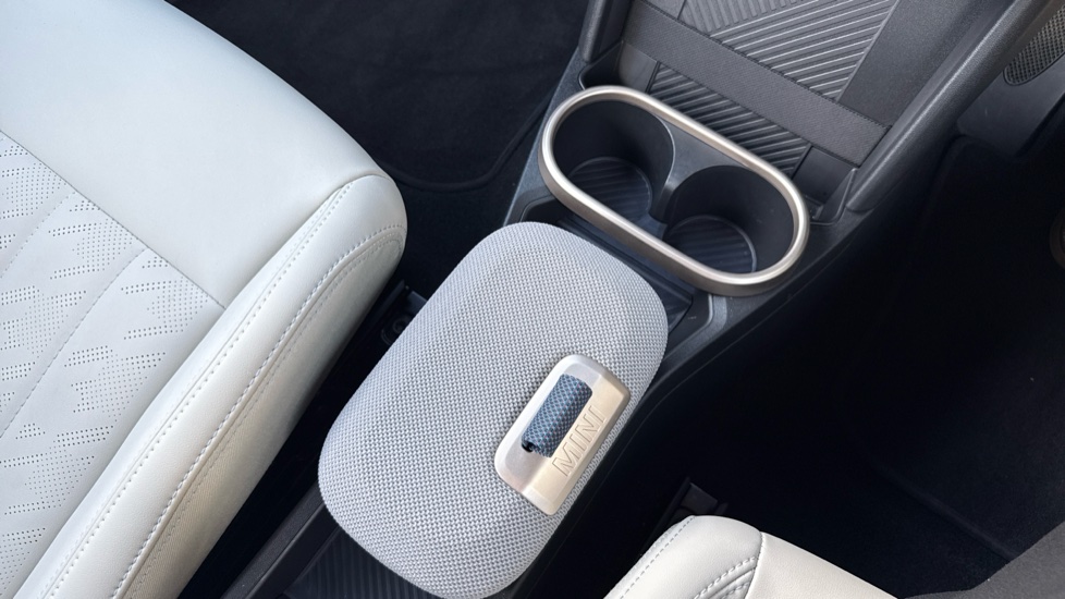 MINI Cooper 1.5 C Exclusive 5dr Auto Petrol Hatchback - Image 19