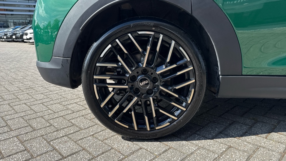 MINI Cooper 1.5 C Exclusive 5dr Auto Petrol Hatchback - Image 29