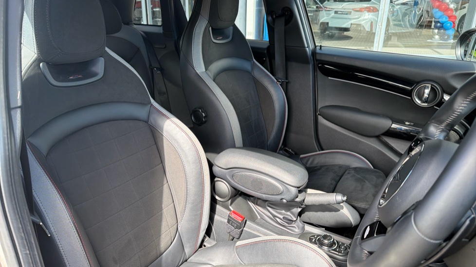 MINI Hatchback 2.0 Cooper S Sport 5dr Auto Petrol Hatchback - Image 11
