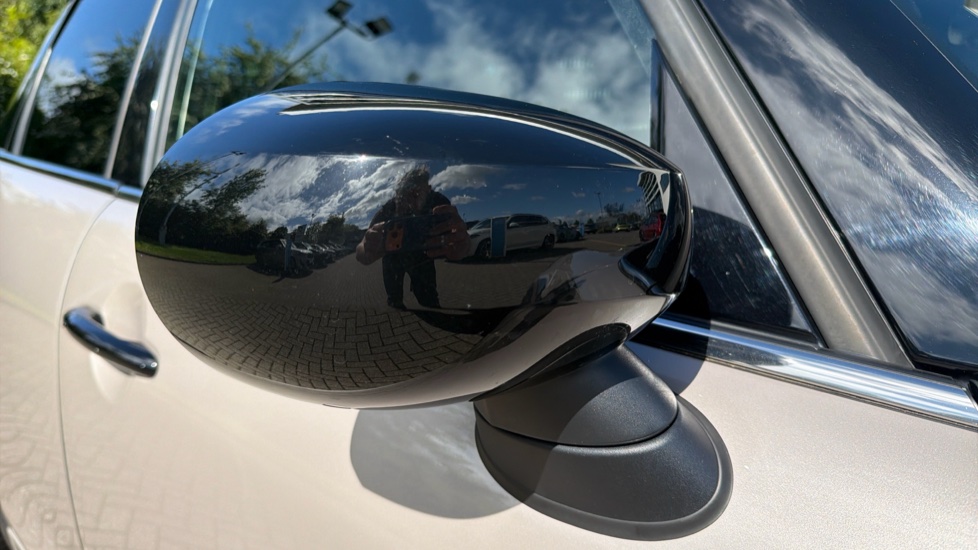 MINI Hatchback 2.0 Cooper S Sport 5dr Auto Petrol Hatchback - Image 27