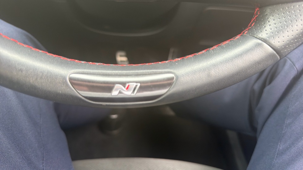 Hyundai TUCSON 1.6 TGDi 48V MHD N Line 5dr 2WD DCT Petrol Estate - Image 30