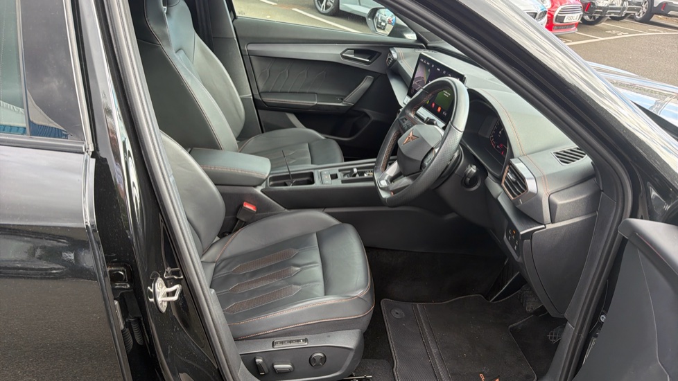 CUPRA Formentor 2.0 TSI 190 V2 5dr DSG 4Drive Petrol Estate - Image 11