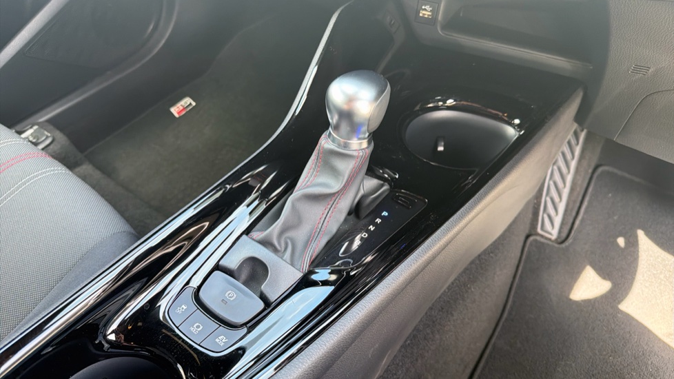 Toyota C-HR 1.8 Hybrid GR Sport 5dr CVT [Leather/JBL] Hybrid Hatchback - Image 10