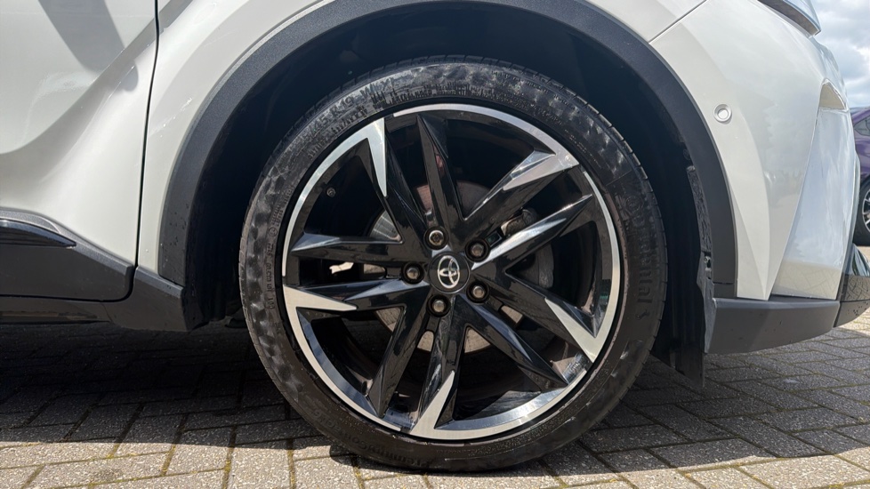 Toyota C-HR 1.8 Hybrid GR Sport 5dr CVT [Leather/JBL] Hybrid Hatchback - Image 14