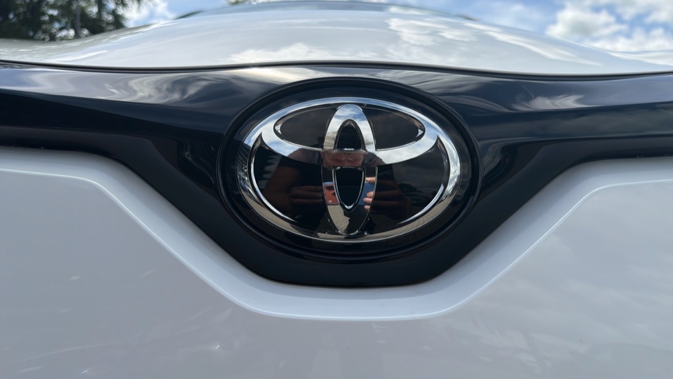 Toyota C-HR 1.8 Hybrid GR Sport 5dr CVT [Leather/JBL] Hybrid Hatchback - Image 24