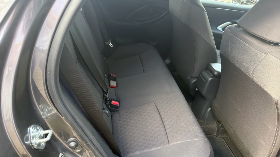 Toyota Yaris 1.5 Hybrid Design 5dr CVT Hybrid Hatchback - Image 12