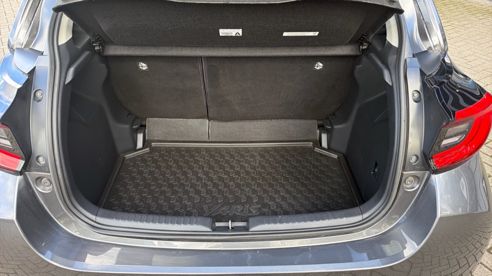 Toyota Yaris 1.5 Hybrid Design 5dr CVT Hybrid Hatchback - Image 13