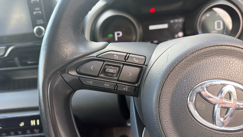 Toyota Yaris 1.5 Hybrid Design 5dr CVT Hybrid Hatchback - Image 17