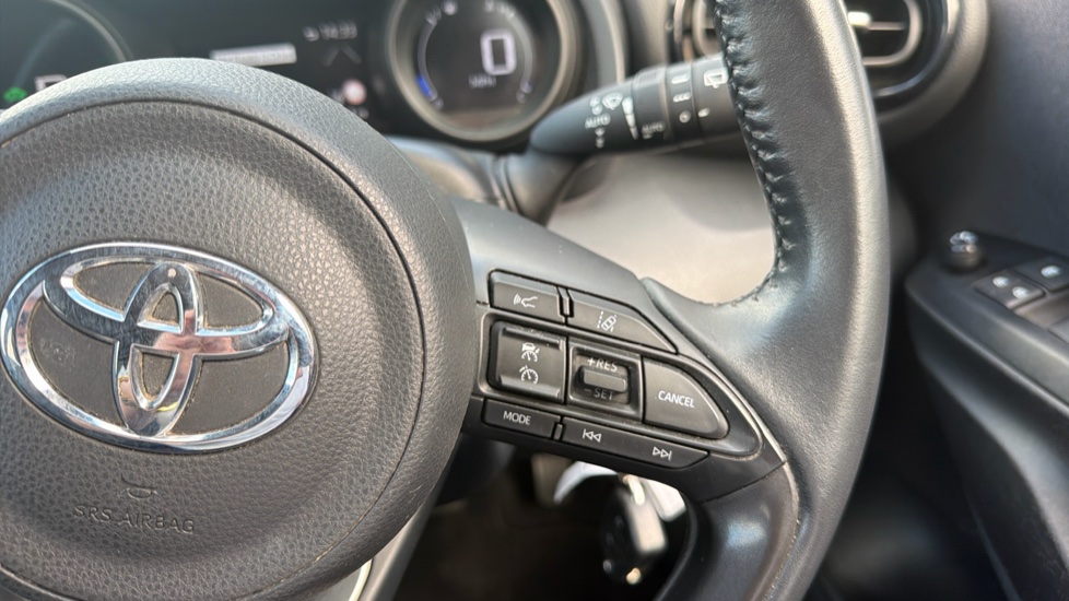 Toyota Yaris 1.5 Hybrid Design 5dr CVT Hybrid Hatchback - Image 18