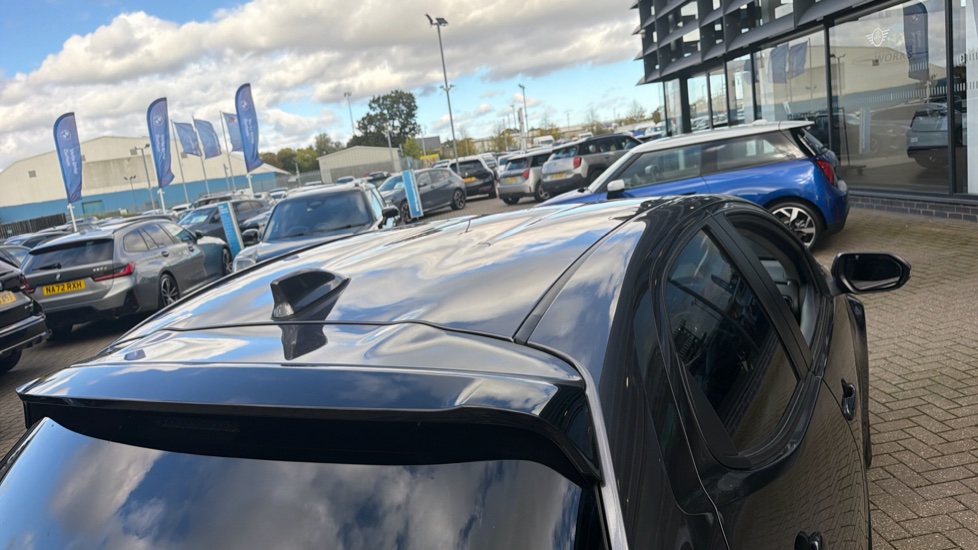 Toyota Yaris 1.5 Hybrid Design 5dr CVT Hybrid Hatchback - Image 21
