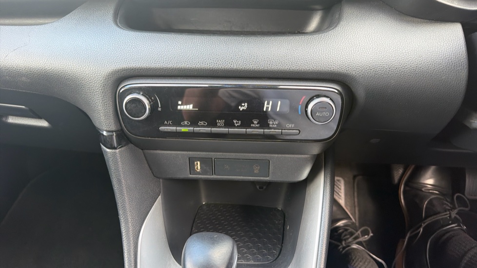 Toyota Yaris 1.5 Hybrid Design 5dr CVT Hybrid Hatchback - Image 24