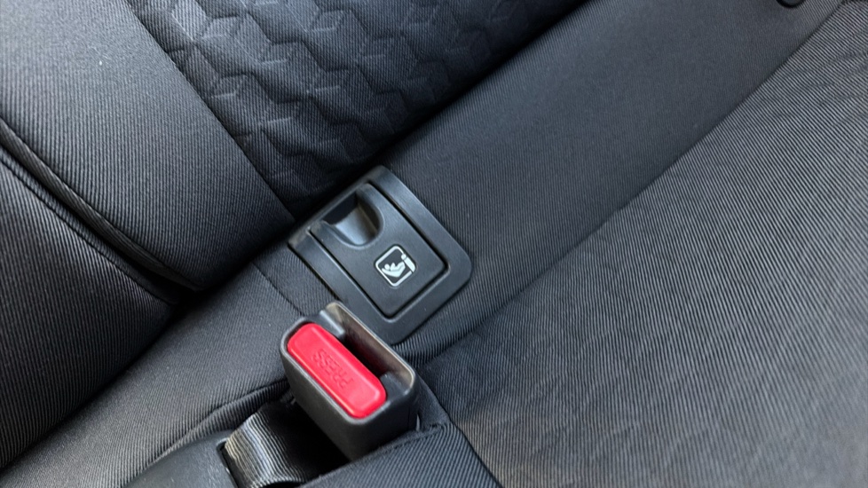 Toyota Yaris 1.5 Hybrid Design 5dr CVT Hybrid Hatchback - Image 29
