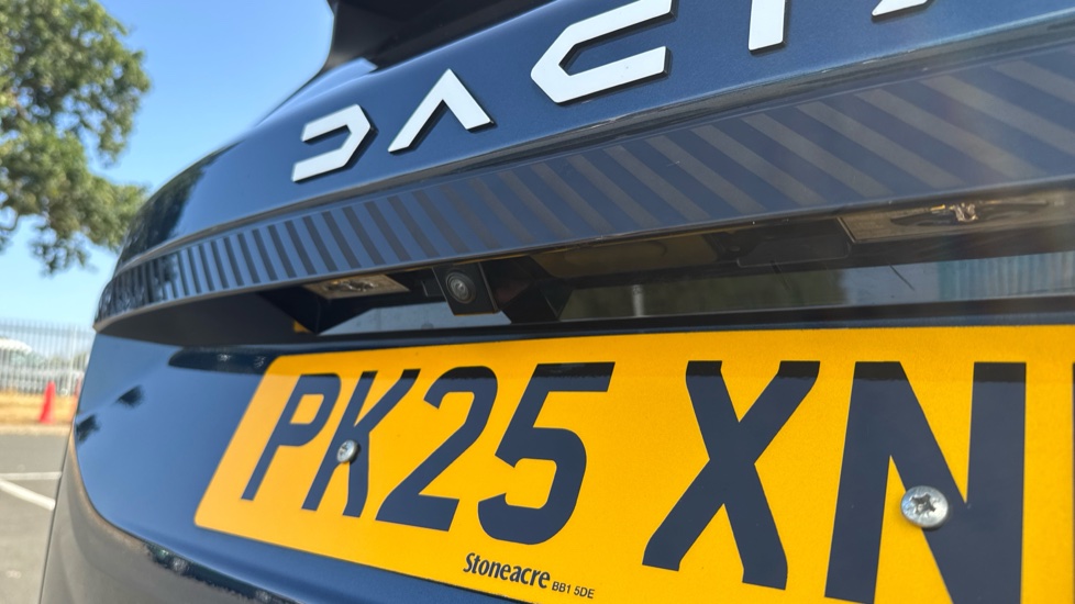 Dacia Bigster 1.8 Hybrid 155 Journey 5dr Auto Hybrid Estate - Image 33