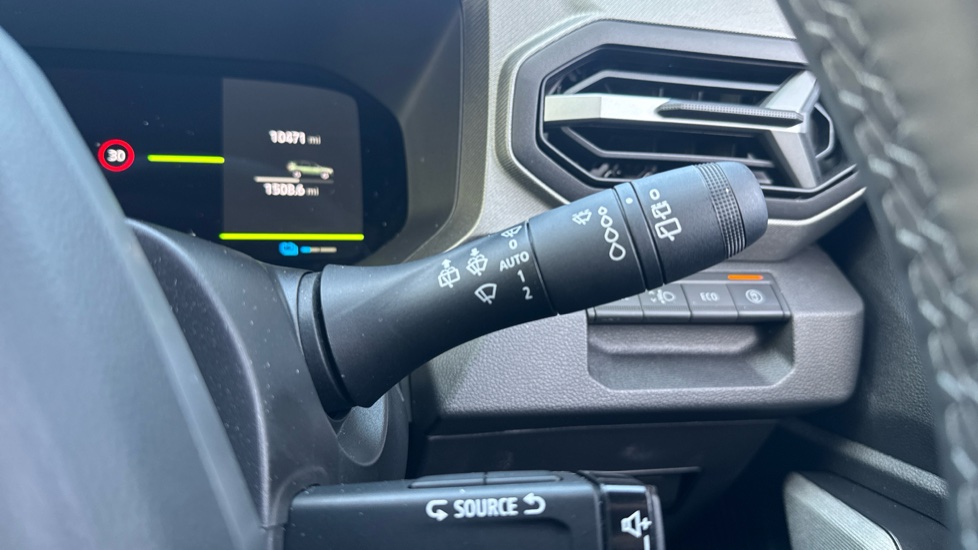 Dacia Bigster 1.8 Hybrid 155 Journey 5dr Auto Hybrid Estate - Image 40