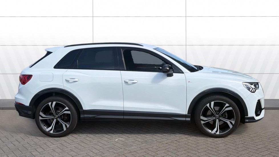 Audi Q3 35 TFSI Edition 1 5dr Petrol Estate - Image 3