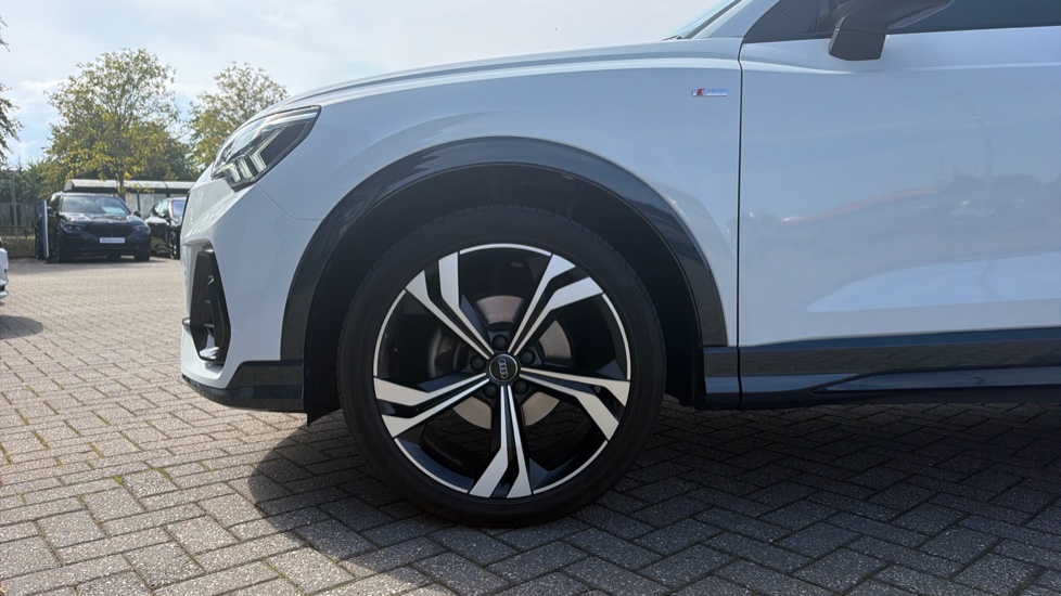 Audi Q3 35 TFSI Edition 1 5dr Petrol Estate - Image 14
