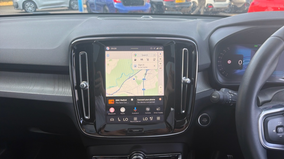 Volvo XC40 2.0 B4P Ultra Dark 5dr Auto Petrol Estate - Image 8