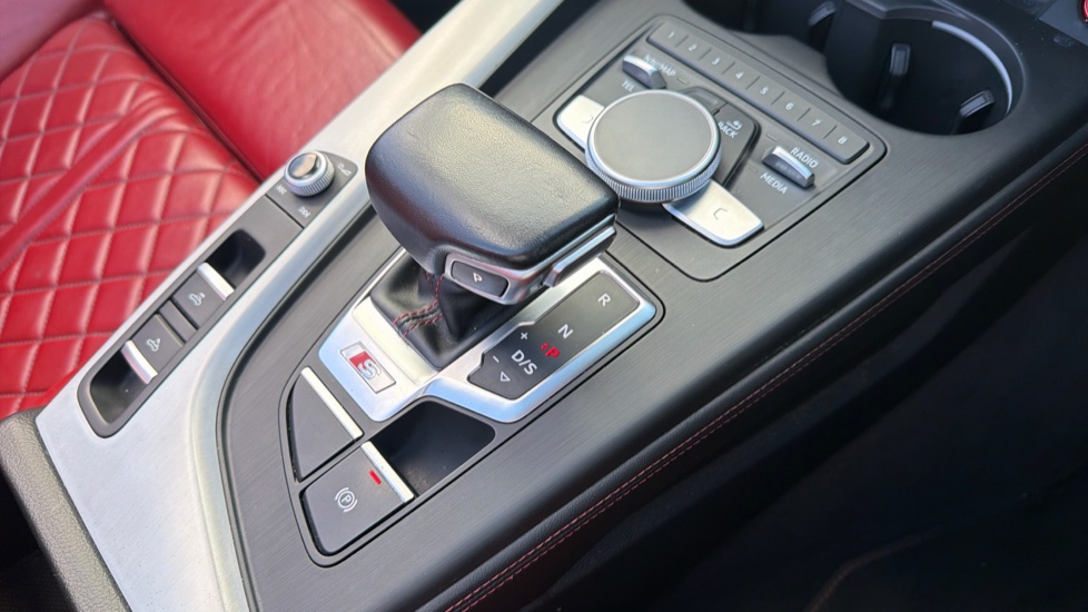Audi A5 S5 Quattro 2dr Tiptronic Petrol Convertible - Image 19