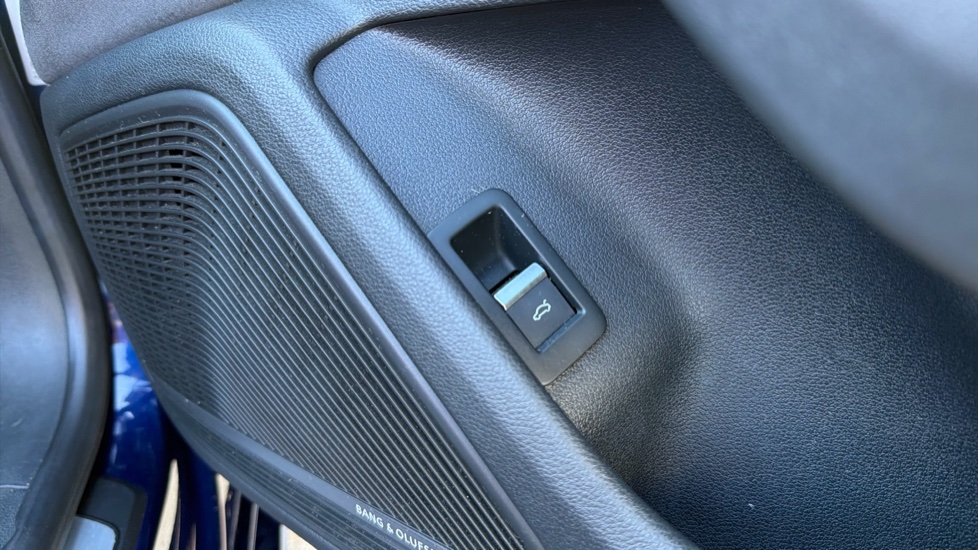 Audi A5 S5 Quattro 2dr Tiptronic Petrol Convertible - Image 38