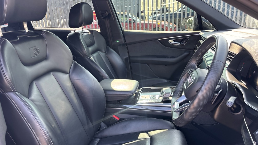 Audi Q7 50 TDI Quattro Black Edition 5dr Tiptronic Diesel Estate - Image 11