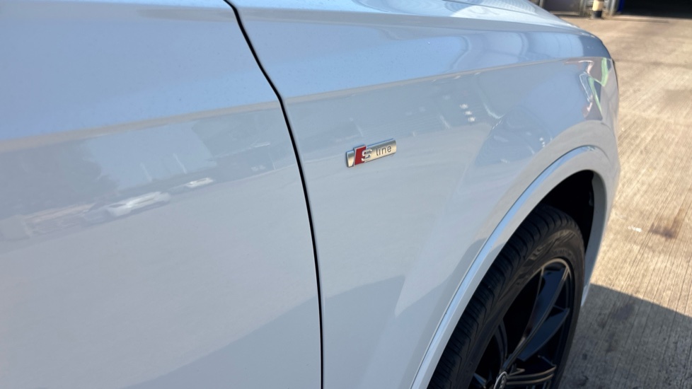 Audi Q7 50 TDI Quattro Black Edition 5dr Tiptronic Diesel Estate - Image 35