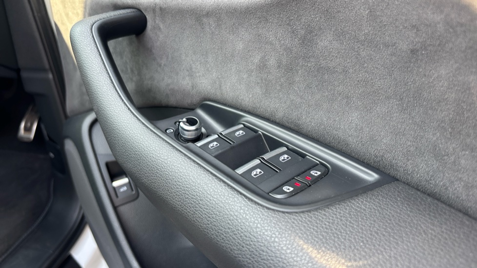 Audi Q7 50 TDI Quattro Black Edition 5dr Tiptronic Diesel Estate - Image 37