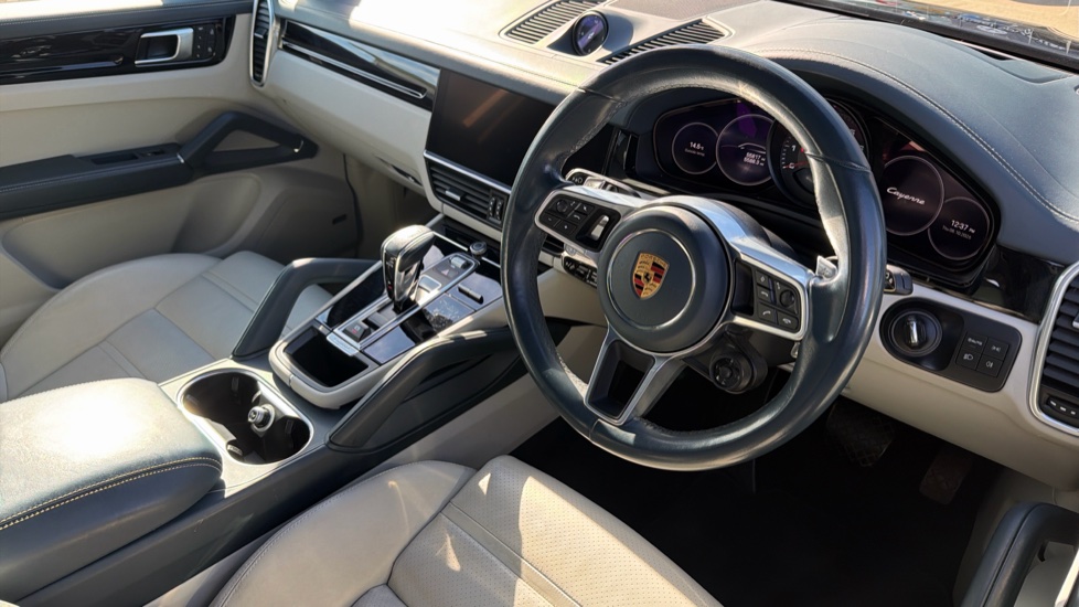 Porsche Cayenne Platinum Edition 5dr Tiptronic S Petrol Estate - Image 6