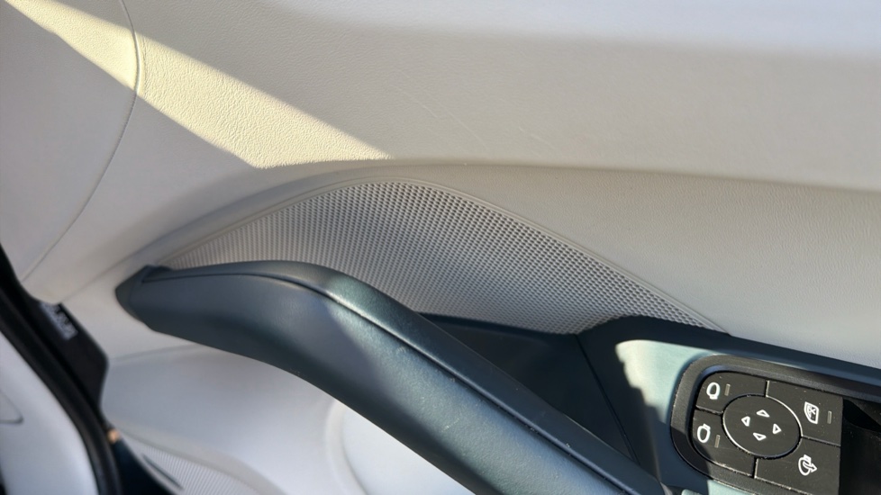 Porsche Cayenne Platinum Edition 5dr Tiptronic S Petrol Estate - Image 20