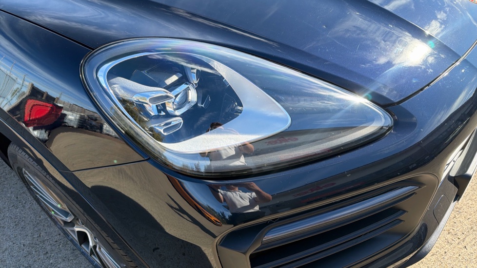 Porsche Cayenne Platinum Edition 5dr Tiptronic S Petrol Estate - Image 23