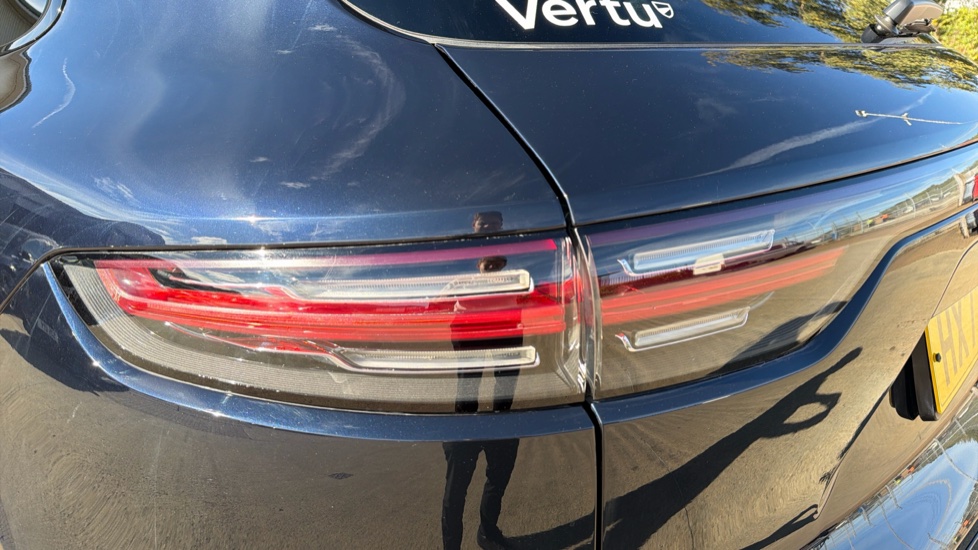 Porsche Cayenne Platinum Edition 5dr Tiptronic S Petrol Estate - Image 26