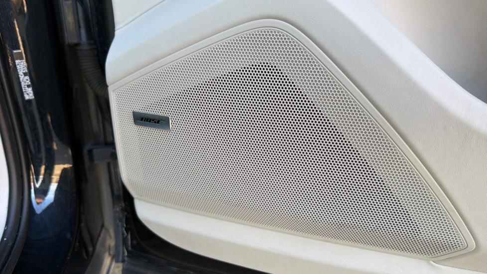 Porsche Cayenne Platinum Edition 5dr Tiptronic S Petrol Estate - Image 33