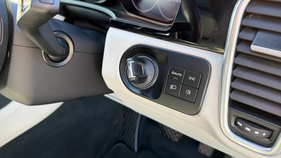 Porsche Cayenne Platinum Edition 5dr Tiptronic S Petrol Estate - Image 36
