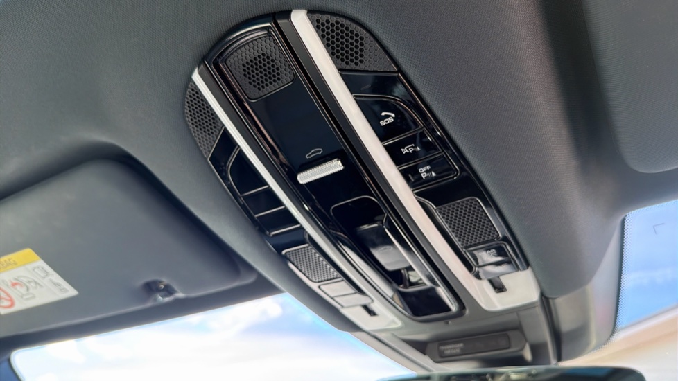 Porsche Cayenne Platinum Edition 5dr Tiptronic S Petrol Estate - Image 39