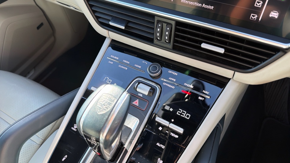 Porsche Cayenne Platinum Edition 5dr Tiptronic S Petrol Estate - Image 50
